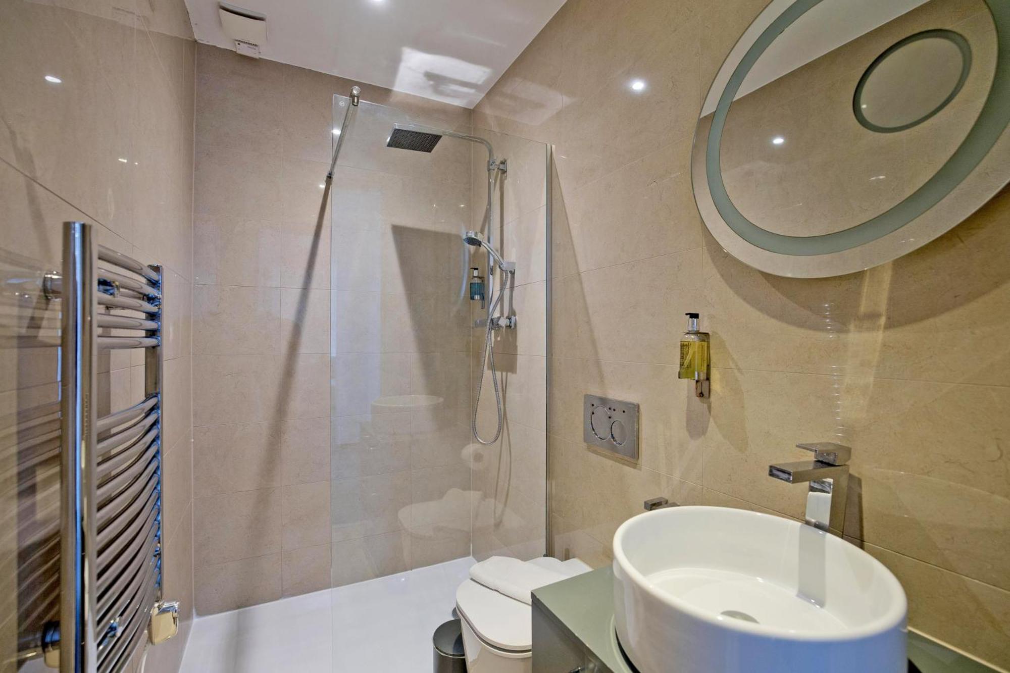 Imperial Liverpool Street Apartments London Bagian luar foto